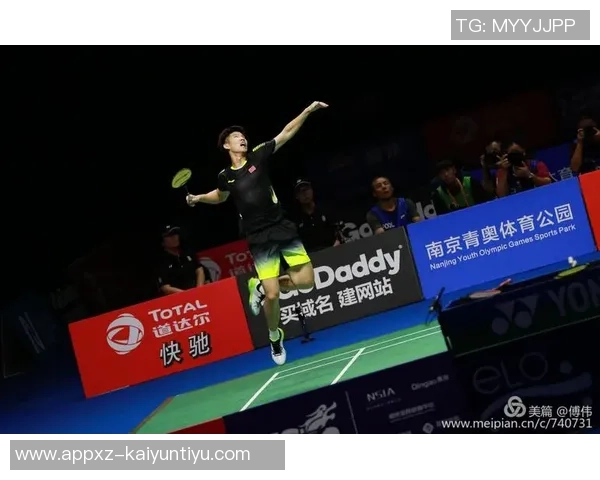 特尔强势突破双人防守首球入网精彩瞬间引爆赛季激情 特尔强势突破双人防守首球入网精彩瞬间引爆赛季激情